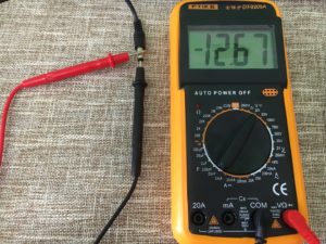 DC Voltage with reverse probes connection